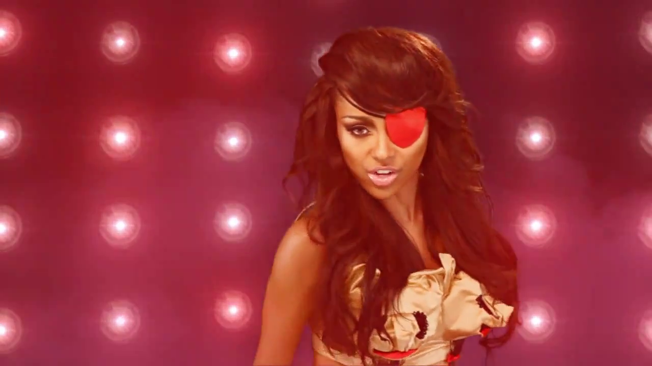 VampireDiariesWorld_dot_org-Sassy00207.png
