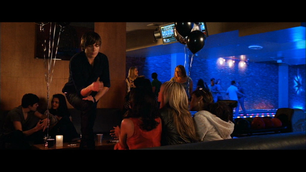 VampireDiariesWorld-dot-org_17Again_Captures00113.png