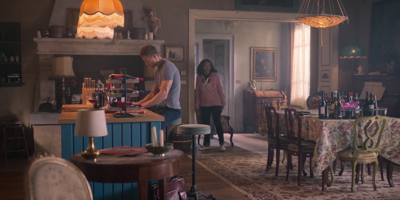 VampireDiariesWorld-dot-nl_LoveInTheVilla1532.jpg