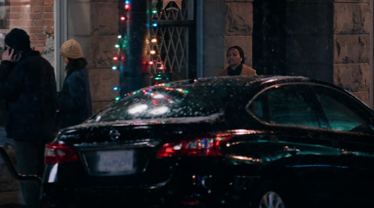 VampireDiariesWorld-dot-nl_OperationChristmasDrop0075.jpg