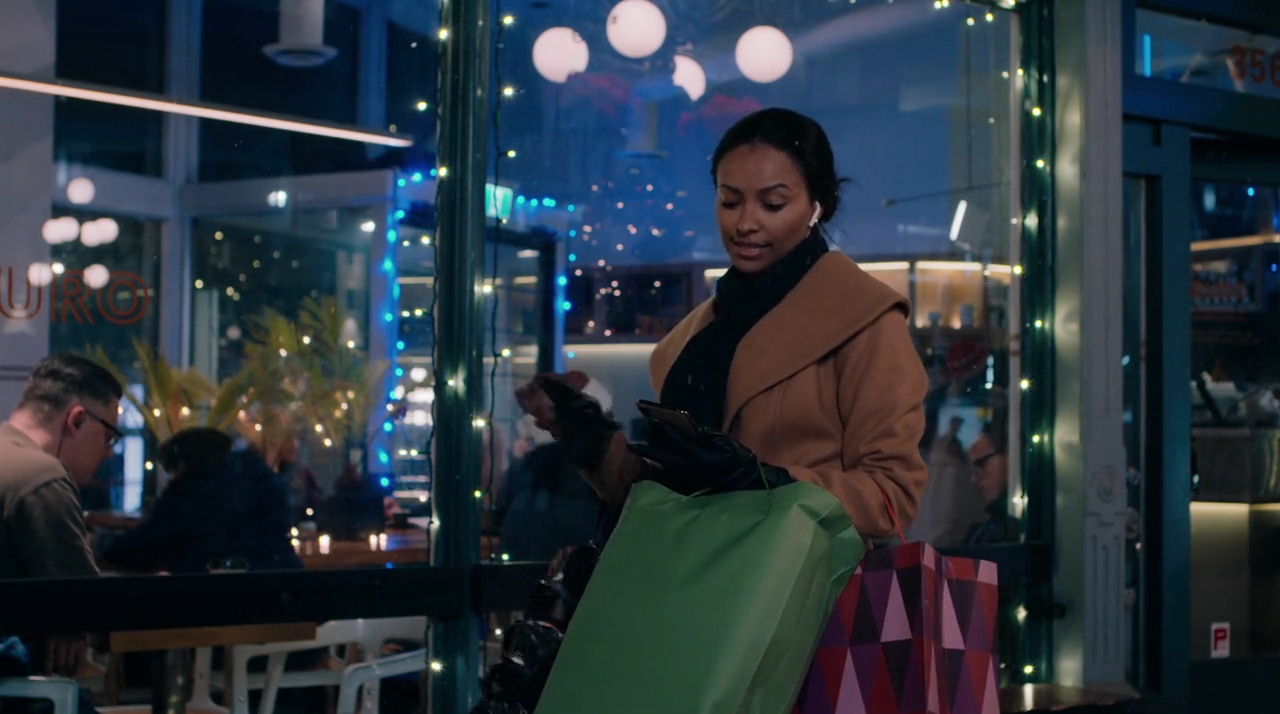 VampireDiariesWorld-dot-nl_OperationChristmasDrop0129.jpg