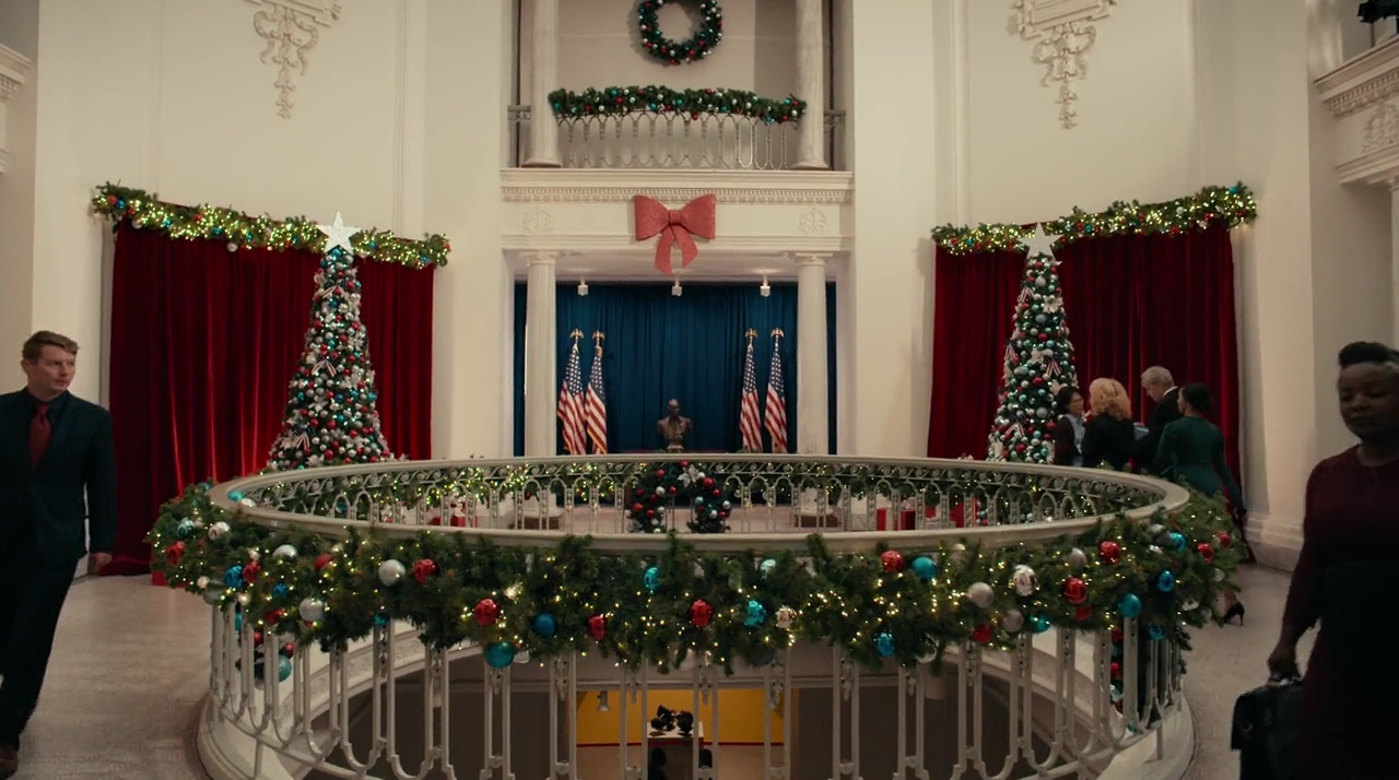 VampireDiariesWorld-dot-nl_OperationChristmasDrop0444.jpg