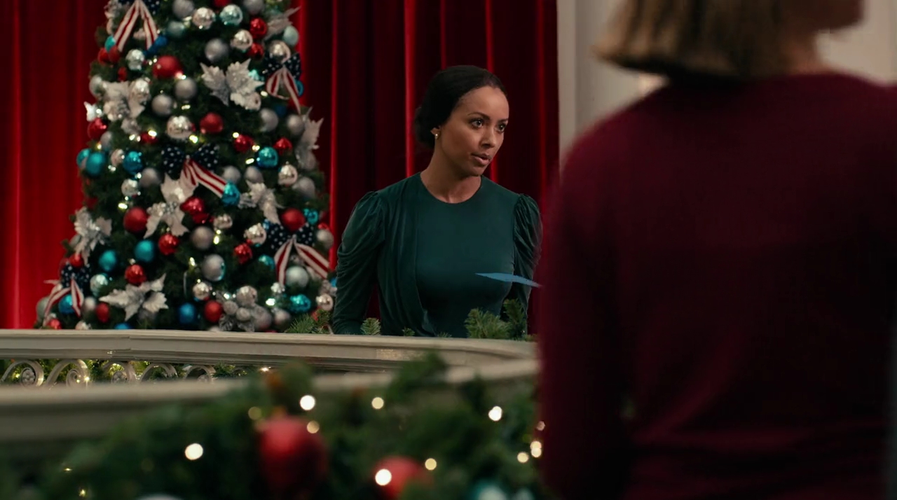 VampireDiariesWorld-dot-nl_OperationChristmasDrop0456.jpg