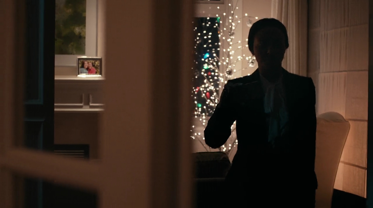 VampireDiariesWorld-dot-nl_OperationChristmasDrop0508.jpg