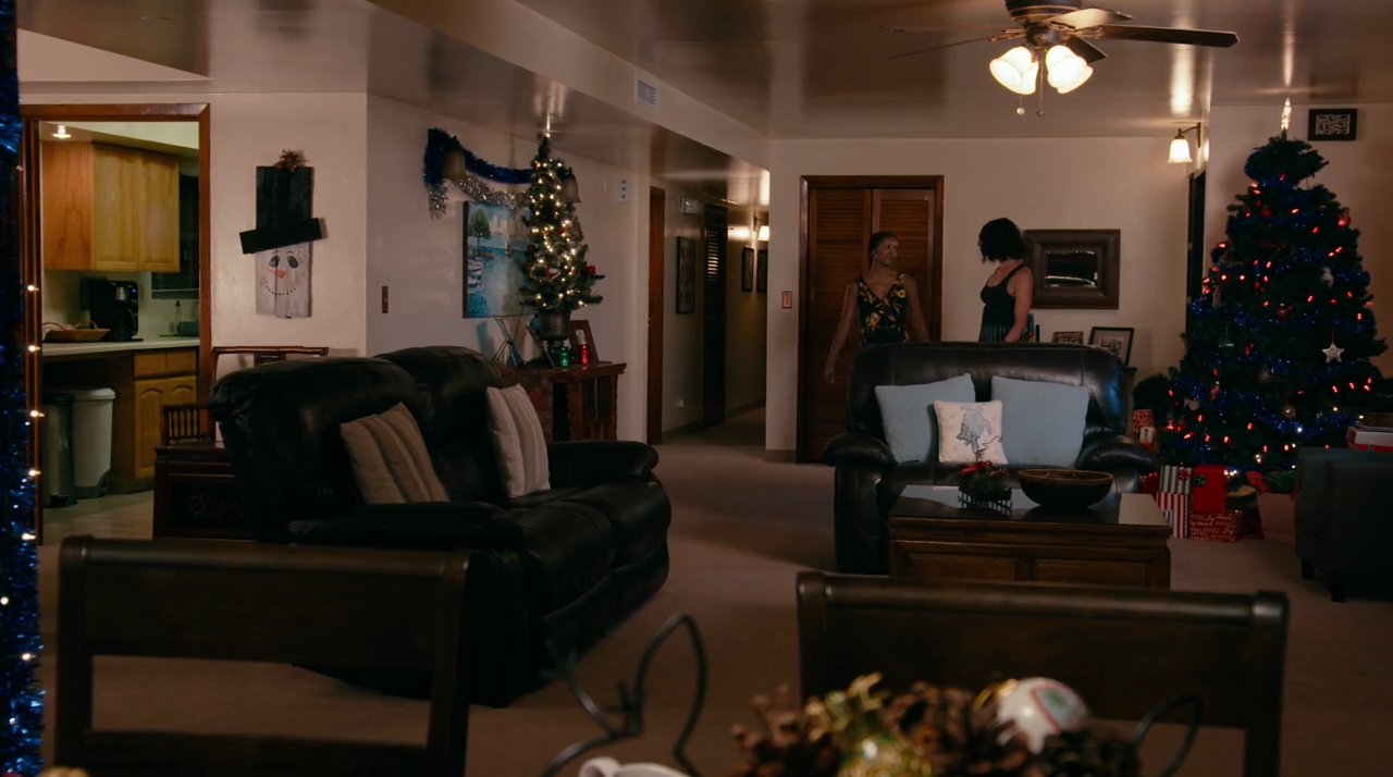 VampireDiariesWorld-dot-nl_OperationChristmasDrop1795.jpg