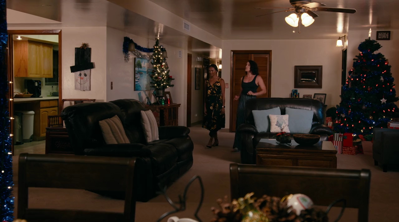 VampireDiariesWorld-dot-nl_OperationChristmasDrop1799.jpg