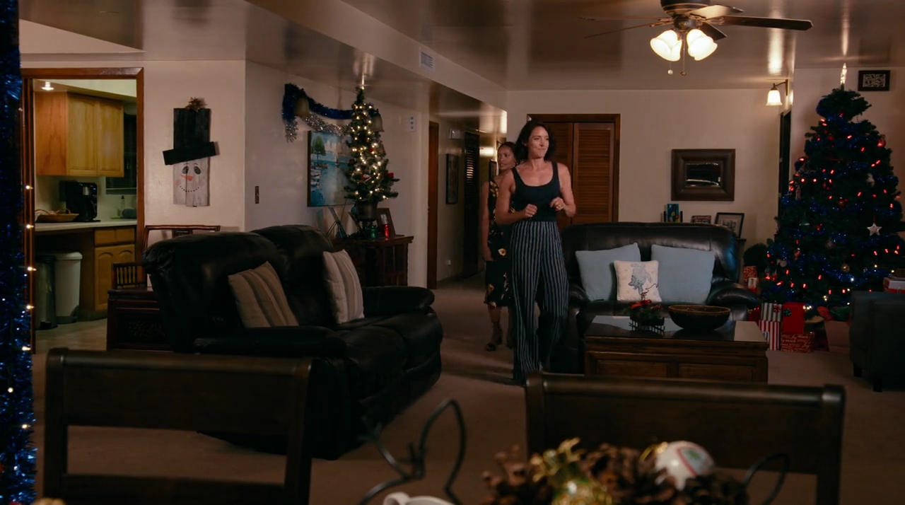 VampireDiariesWorld-dot-nl_OperationChristmasDrop1806.jpg