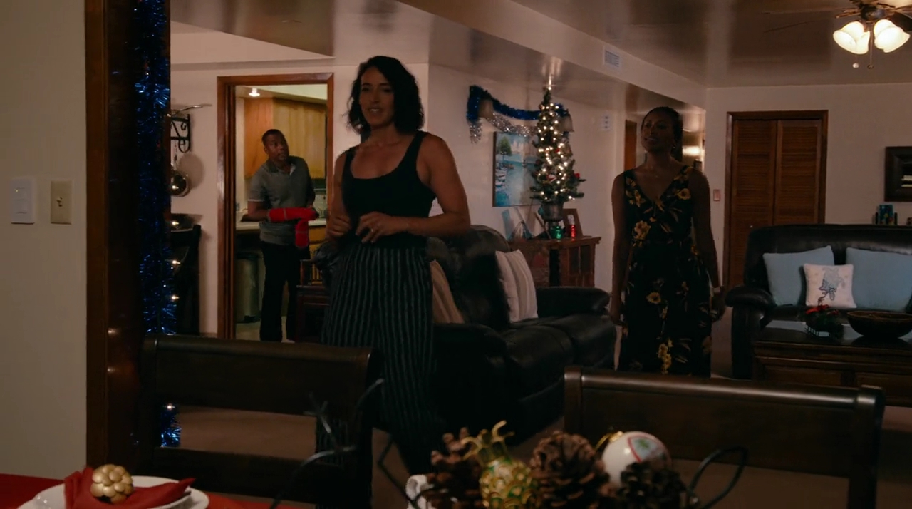VampireDiariesWorld-dot-nl_OperationChristmasDrop1818.jpg