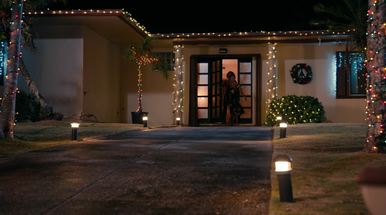 VampireDiariesWorld-dot-nl_OperationChristmasDrop1865.jpg