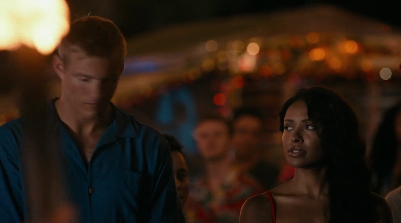 VampireDiariesWorld-dot-nl_OperationChristmasDrop3804.jpg