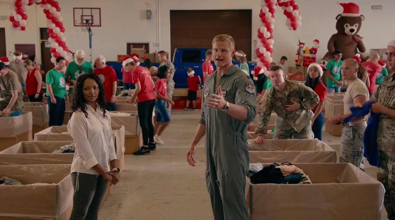 VampireDiariesWorld-dot-nl_OperationChristmasDrop3945.jpg
