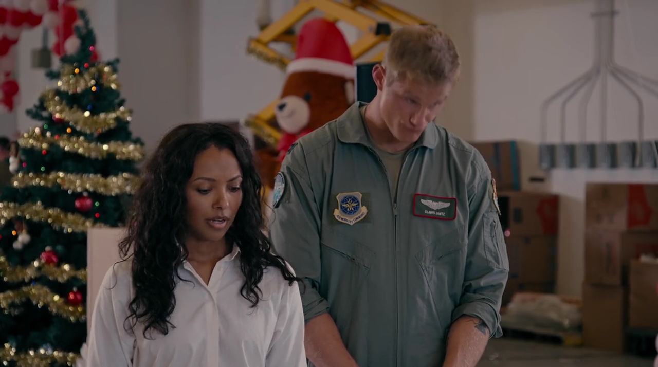 VampireDiariesWorld-dot-nl_OperationChristmasDrop4237.jpg