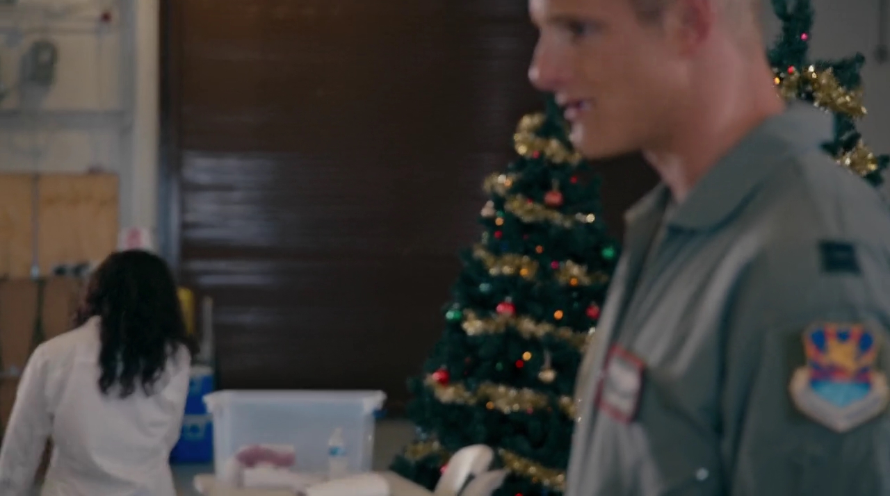 VampireDiariesWorld-dot-nl_OperationChristmasDrop4270.jpg
