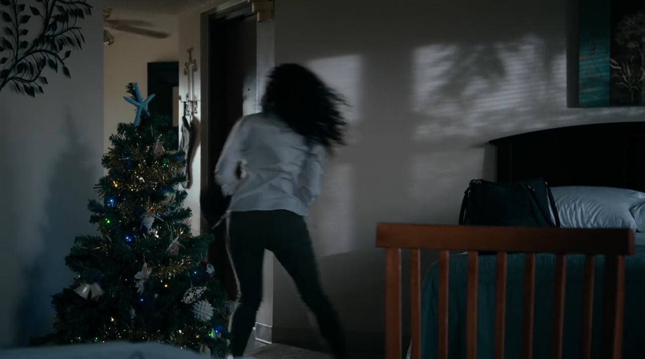 VampireDiariesWorld-dot-nl_OperationChristmasDrop4378.jpg