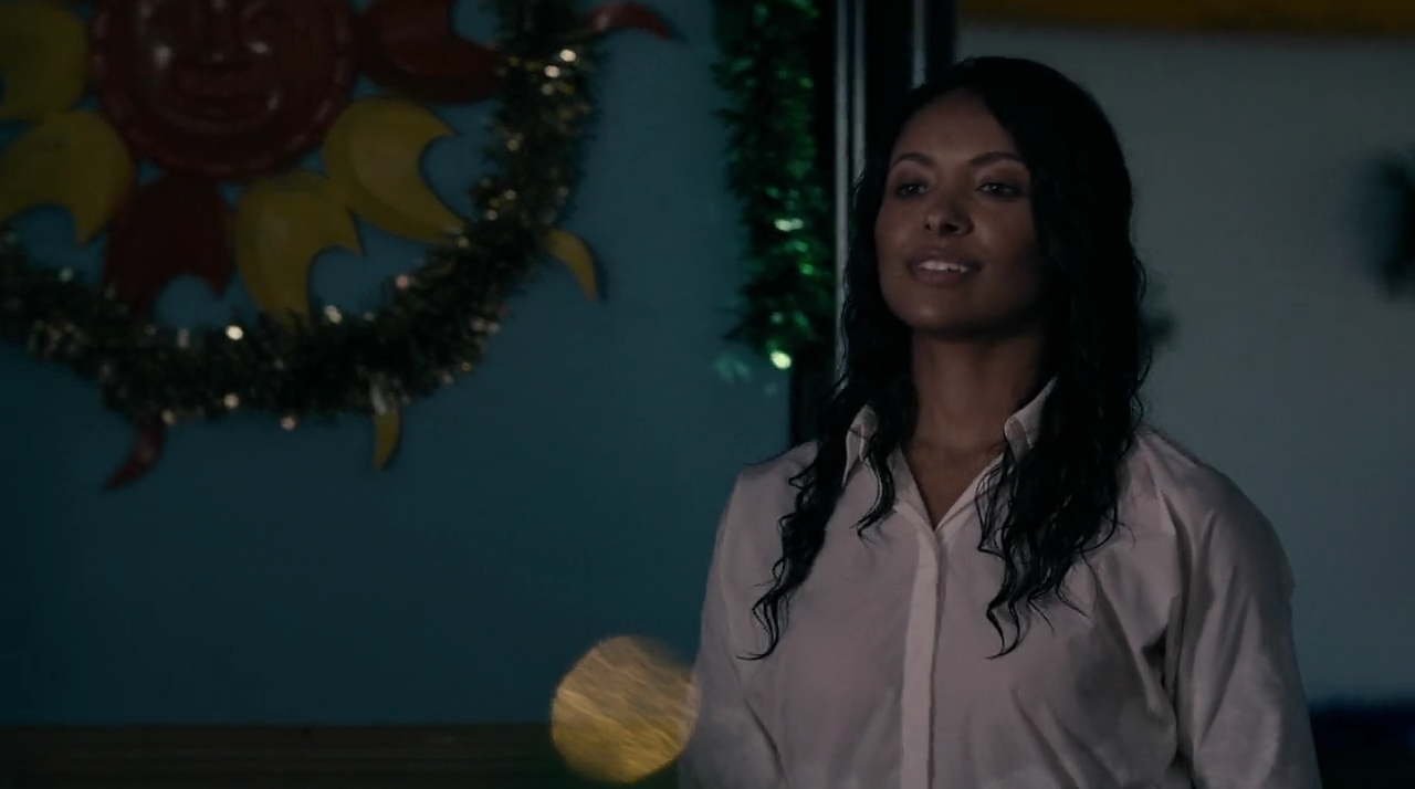 VampireDiariesWorld-dot-nl_OperationChristmasDrop4422.jpg