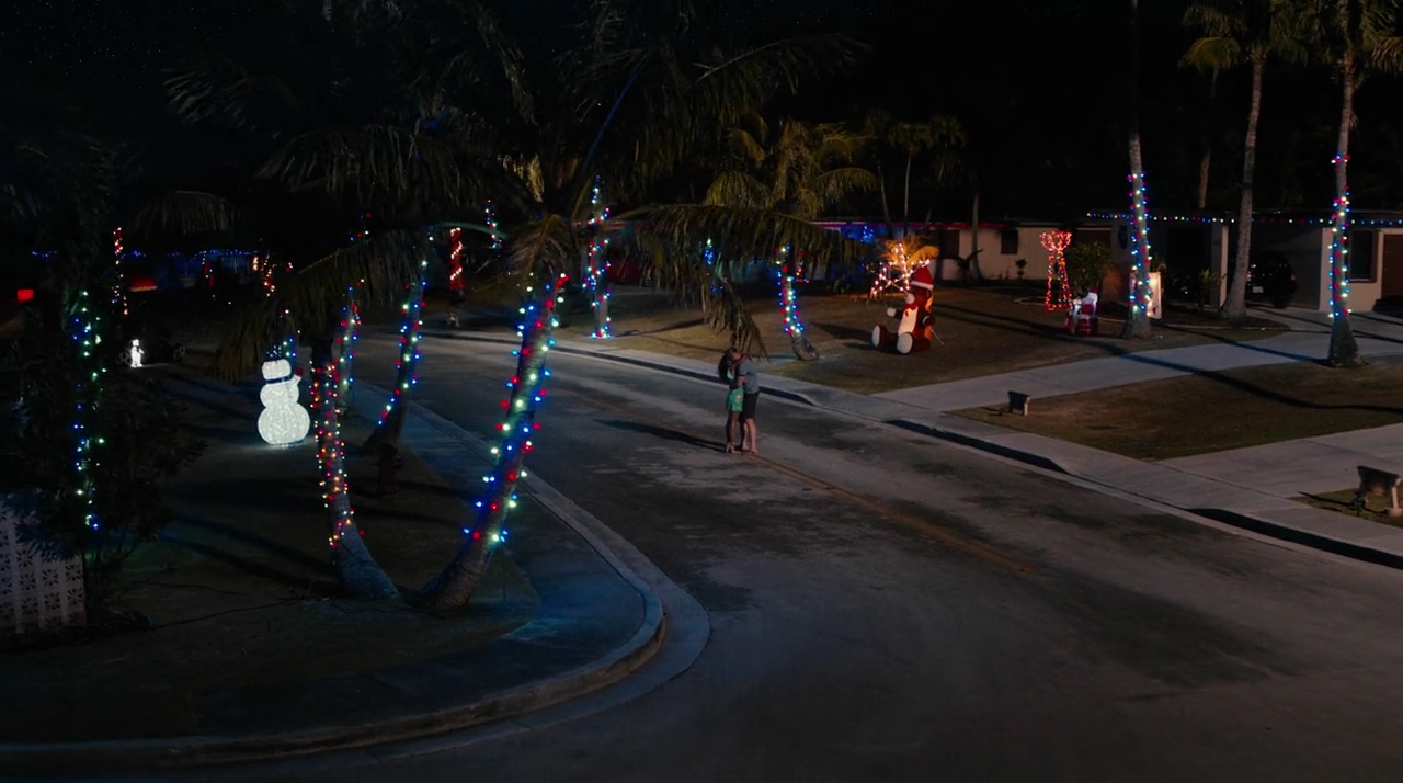 VampireDiariesWorld-dot-nl_OperationChristmasDrop5299.jpg