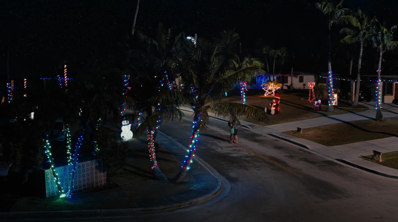 VampireDiariesWorld-dot-nl_OperationChristmasDrop5302.jpg