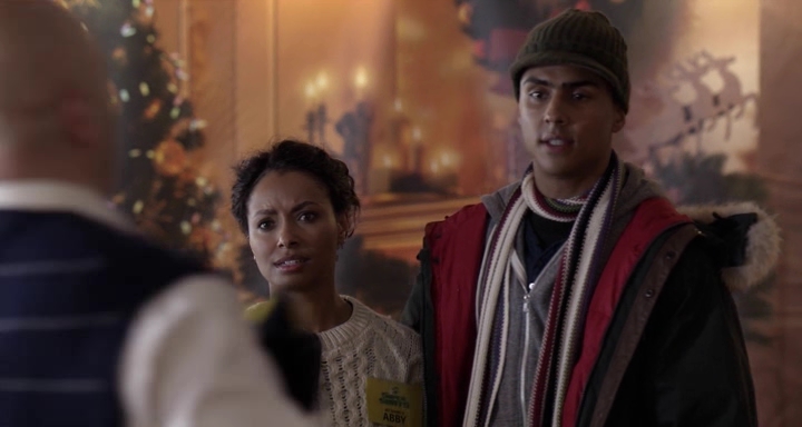 Charmed-Online-dot-nl_TheHolidayCalendar0191.jpg