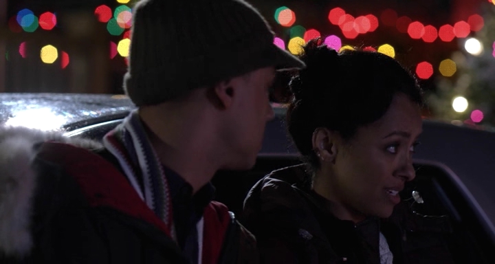 Charmed-Online-dot-nl_TheHolidayCalendar0622.jpg