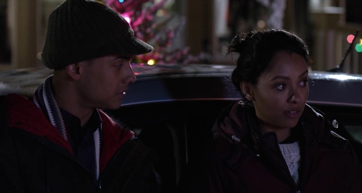 Charmed-Online-dot-nl_TheHolidayCalendar0660.jpg