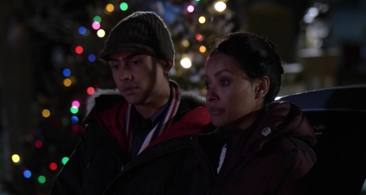 Charmed-Online-dot-nl_TheHolidayCalendar0663.jpg