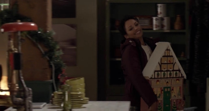 Charmed-Online-dot-nl_TheHolidayCalendar0705.jpg