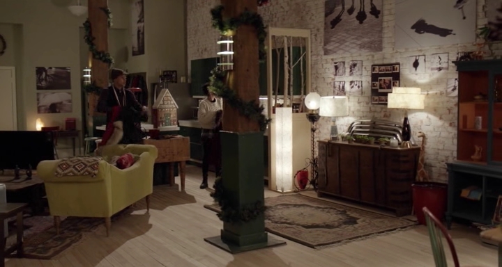 Charmed-Online-dot-nl_TheHolidayCalendar0719.jpg