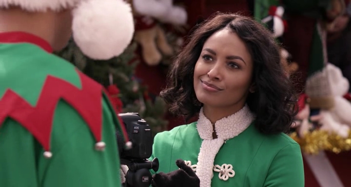 Charmed-Online-dot-nl_TheHolidayCalendar1017.jpg