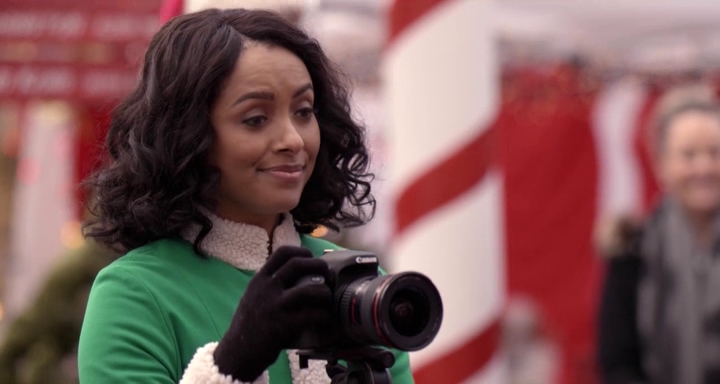 Charmed-Online-dot-nl_TheHolidayCalendar1031.jpg