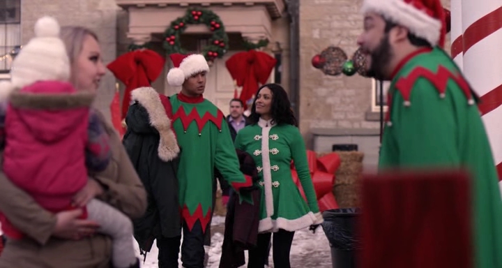 Charmed-Online-dot-nl_TheHolidayCalendar1160.jpg