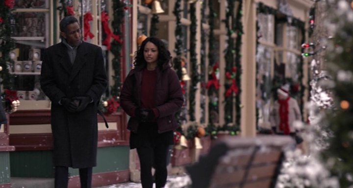 Charmed-Online-dot-nl_TheHolidayCalendar1448.jpg