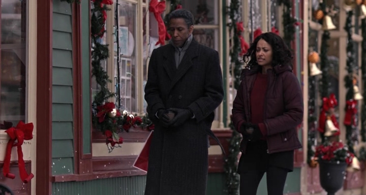 Charmed-Online-dot-nl_TheHolidayCalendar1453.jpg