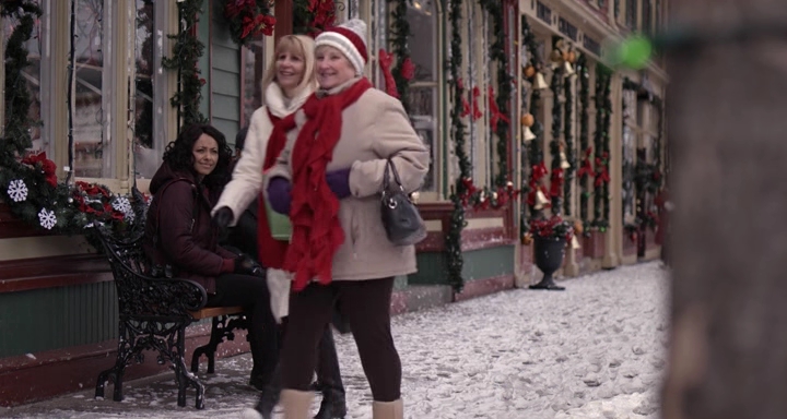 Charmed-Online-dot-nl_TheHolidayCalendar1496.jpg