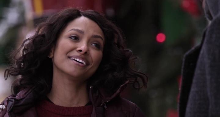 Charmed-Online-dot-nl_TheHolidayCalendar1525.jpg