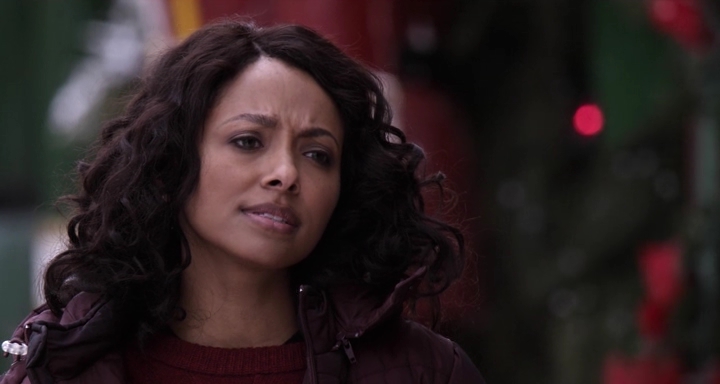 Charmed-Online-dot-nl_TheHolidayCalendar1529.jpg