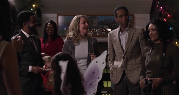 Charmed-Online-dot-nl_TheHolidayCalendar1585.jpg