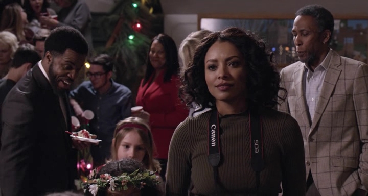Charmed-Online-dot-nl_TheHolidayCalendar1600.jpg