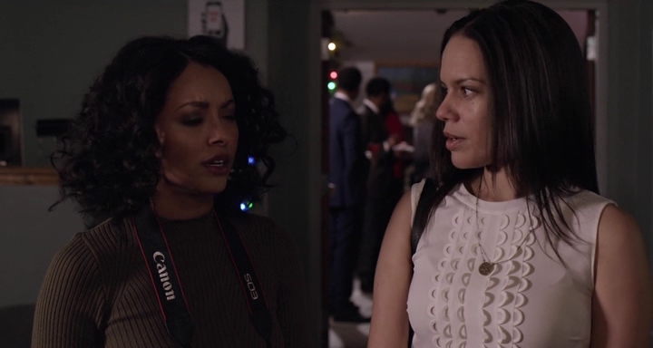 Charmed-Online-dot-nl_TheHolidayCalendar1688.jpg