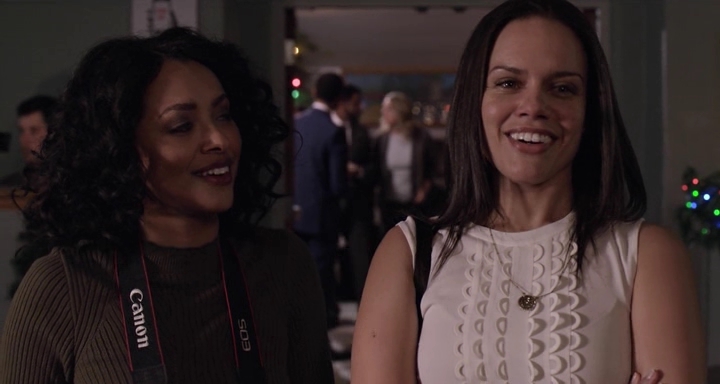 Charmed-Online-dot-nl_TheHolidayCalendar1706.jpg