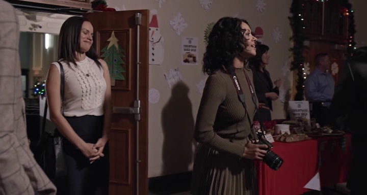Charmed-Online-dot-nl_TheHolidayCalendar1723.jpg