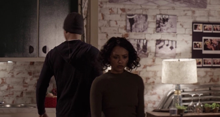 Charmed-Online-dot-nl_TheHolidayCalendar1783.jpg