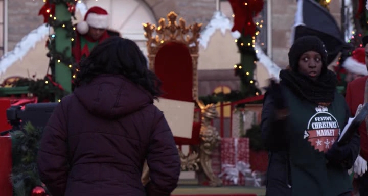 Charmed-Online-dot-nl_TheHolidayCalendar2126.jpg
