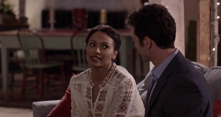 Charmed-Online-dot-nl_TheHolidayCalendar3069.jpg