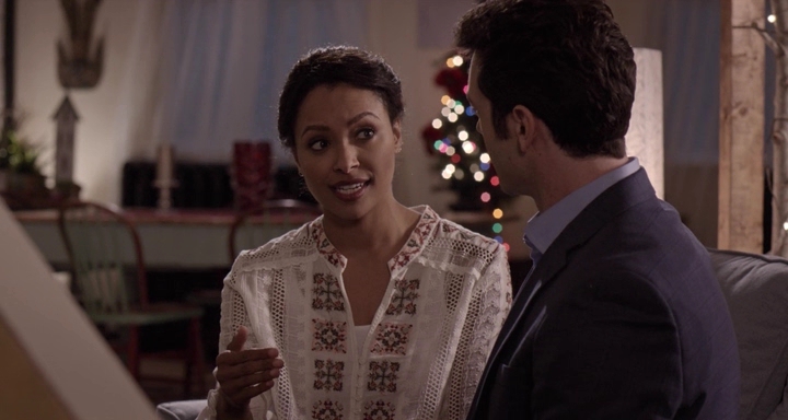 Charmed-Online-dot-nl_TheHolidayCalendar3090.jpg
