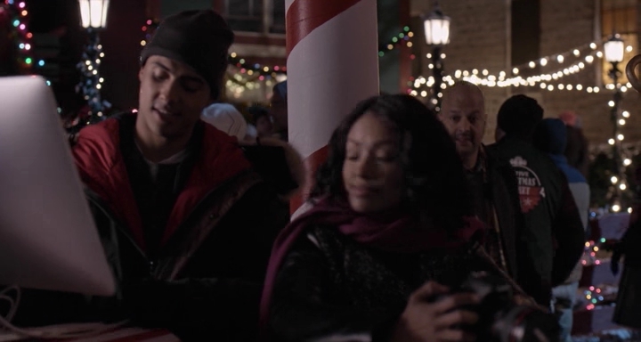 Charmed-Online-dot-nl_TheHolidayCalendar3411.jpg