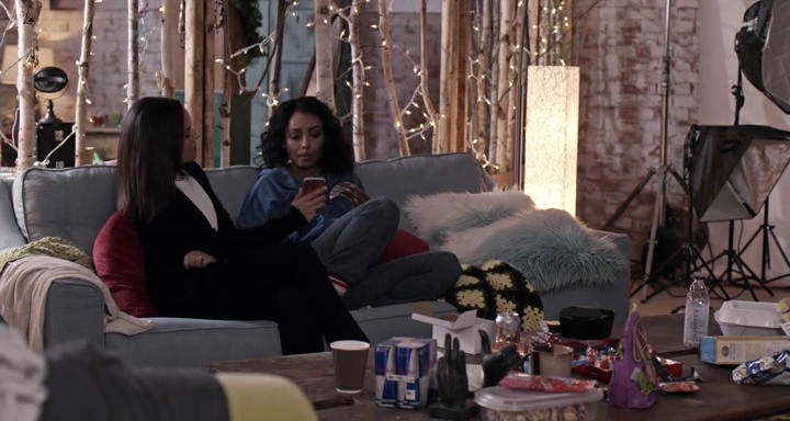 Charmed-Online-dot-nl_TheHolidayCalendar3803.jpg Charmed-Online-dot-nl_TheHolidayCalendar3803.jpg