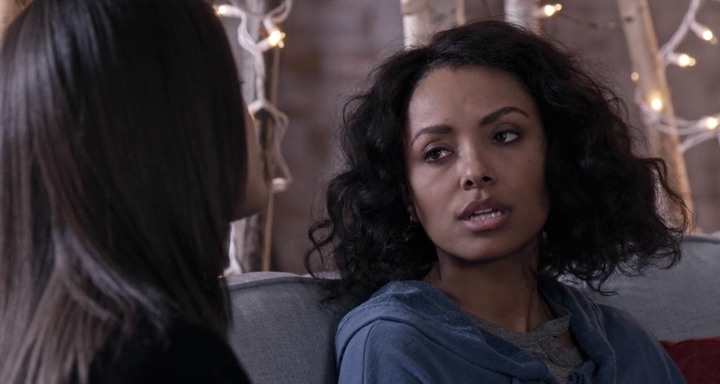 Charmed-Online-dot-nl_TheHolidayCalendar3829.jpg