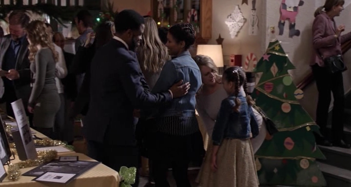 Charmed-Online-dot-nl_TheHolidayCalendar4125.jpg