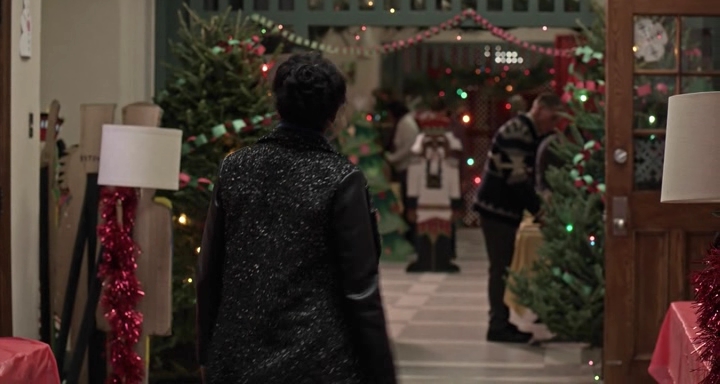 Charmed-Online-dot-nl_TheHolidayCalendar4467.jpg