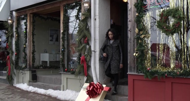 Charmed-Online-dot-nl_TheHolidayCalendar4773.jpg